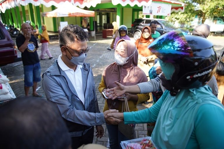 Ida Kegirangan Dapat Sekantong Cabai dari Edi Kamtono