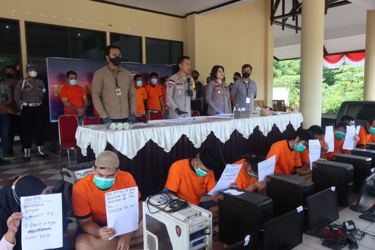 Polres Kubu Raya Garuk 9 Tersangka Judi Online