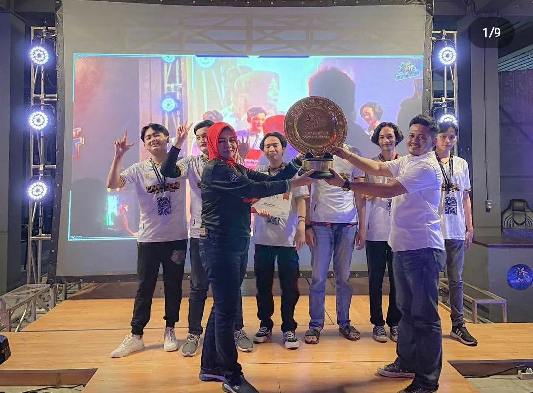 HCX Menjuarai E-sport Journalist Pontianak Mobile Legend