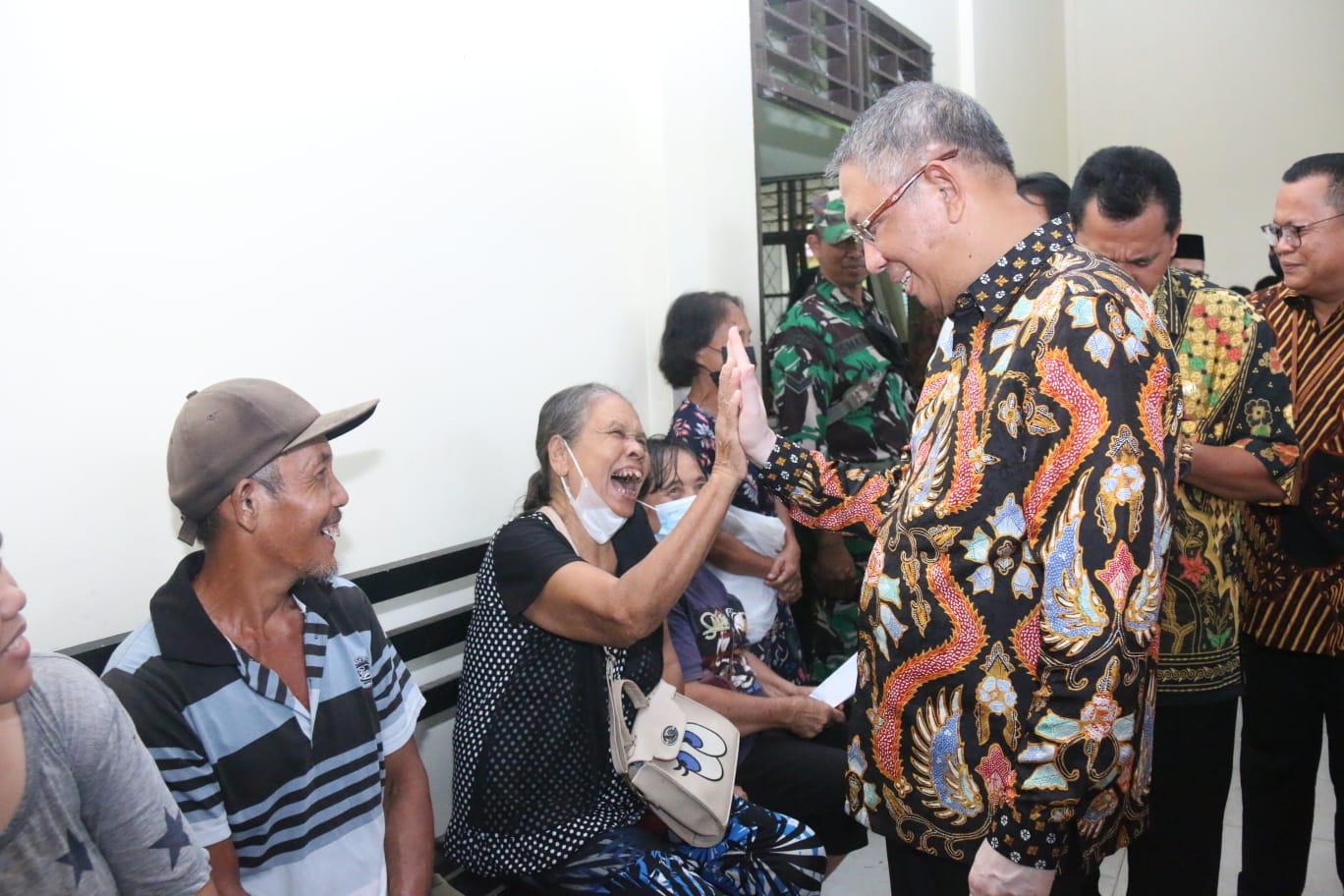 Senda Gurau Sutarmidji Saat "Membilas" Singkawang