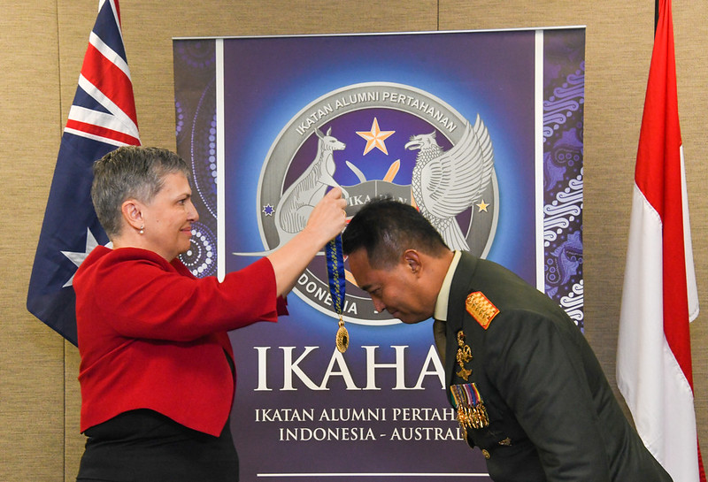 Panglima TNI Menerima Penghargaan dari Australia