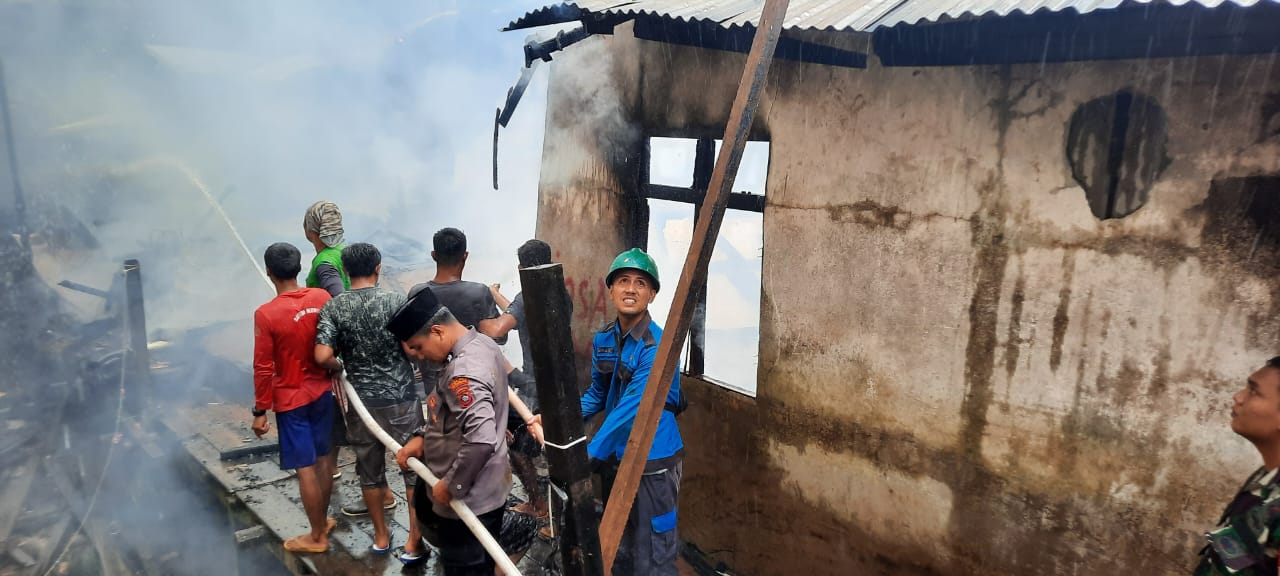 Rumah Warga di Nanga Tayap Ludes Dijilat Si Jago Merah