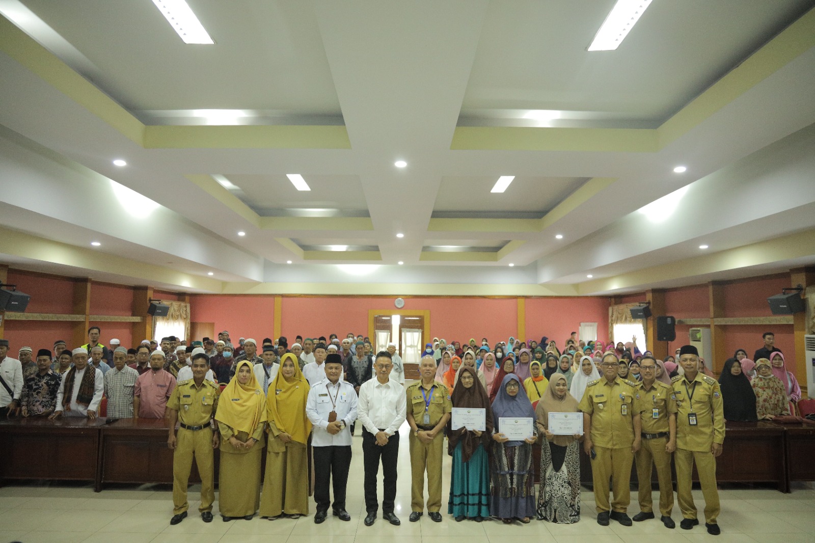 330 Guru Ngaji Tradisional Pontianak Terima Bantuan dari Pemkot