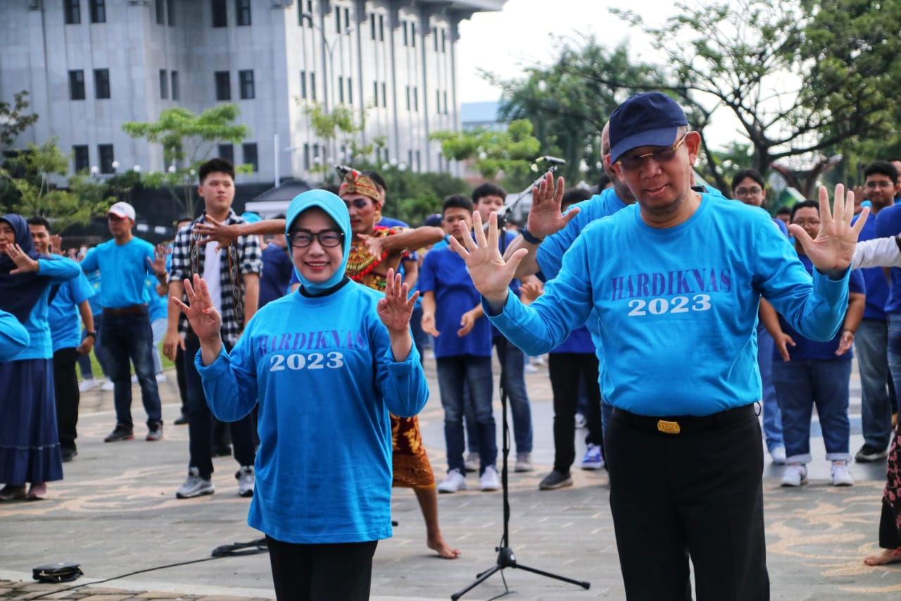 Sutarmidji Raih Rekor MURI Tari Kolosal di Hardiknas