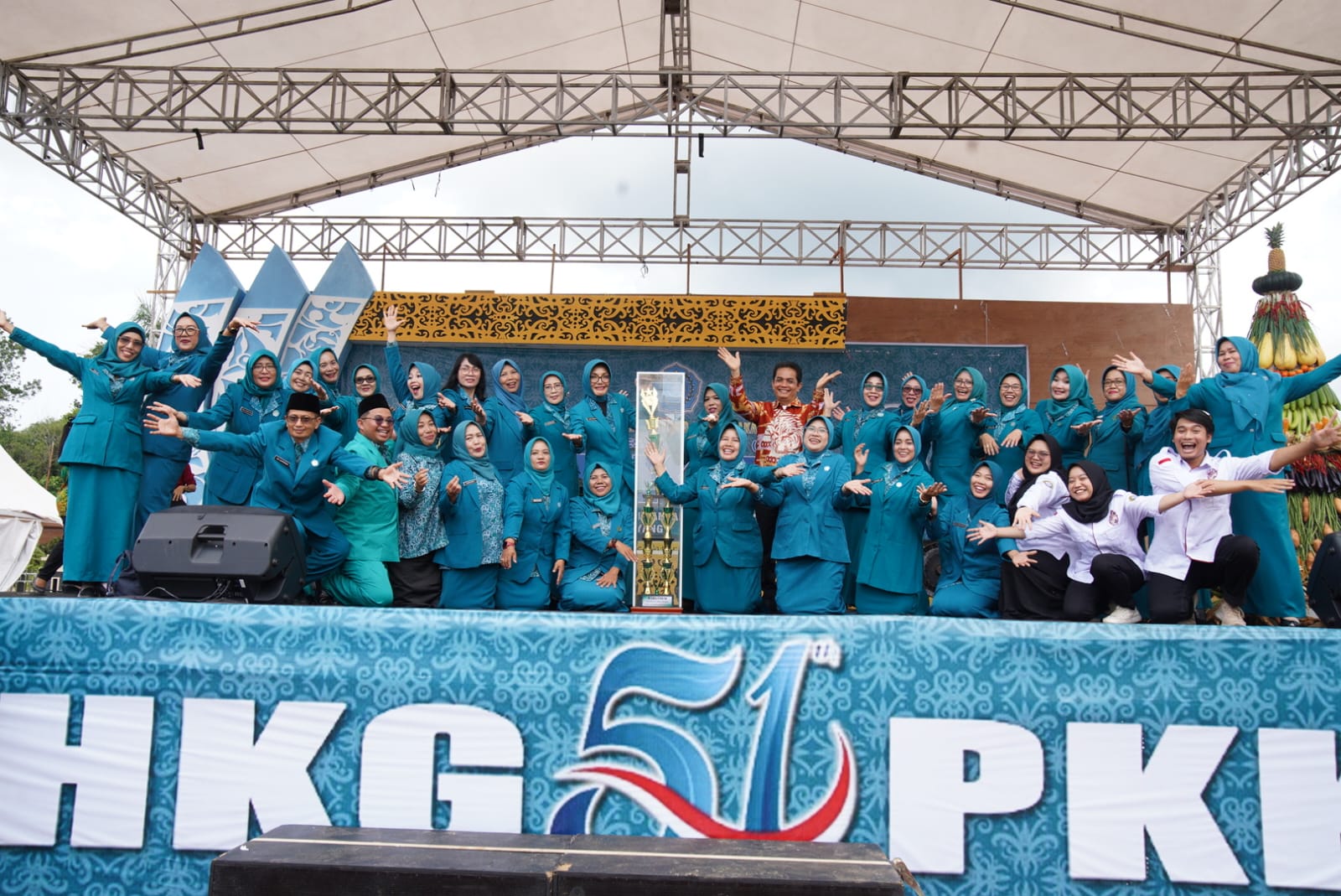 PKK Pontianak Kembali Torehkan Juara Umum HKG PKK ke-51 Tingkat Kalbar