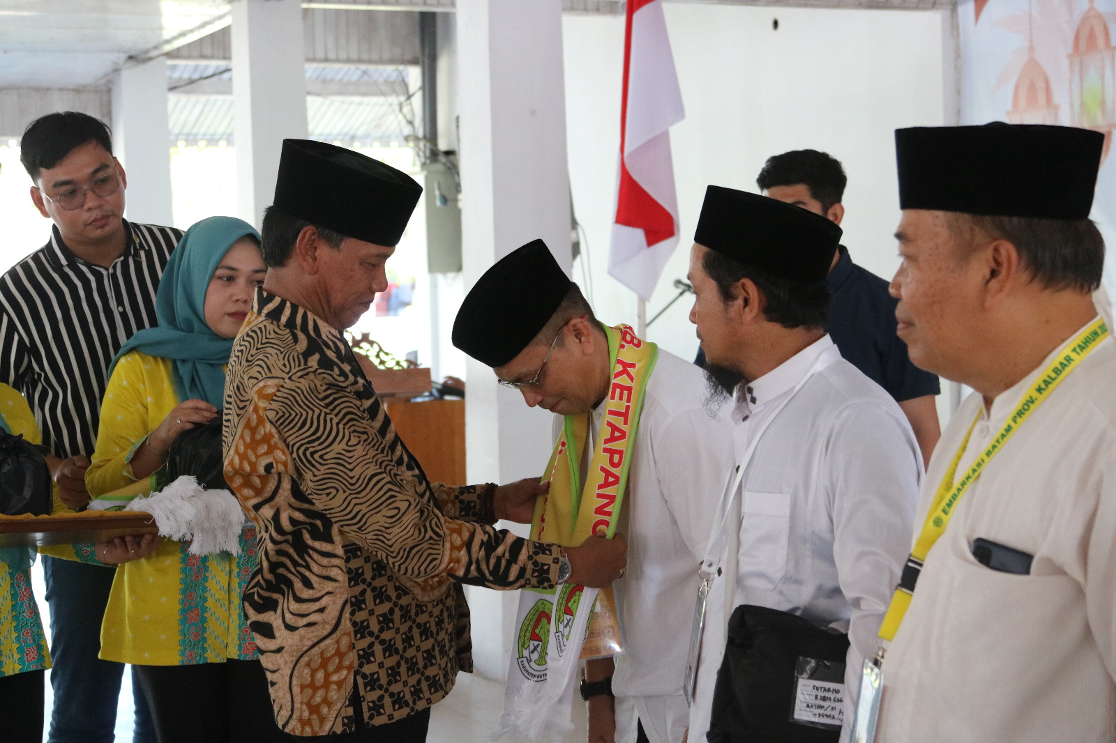Wabup Ketapang Berpesan Kepada Jamaah Haji Untuk Saling Membantu