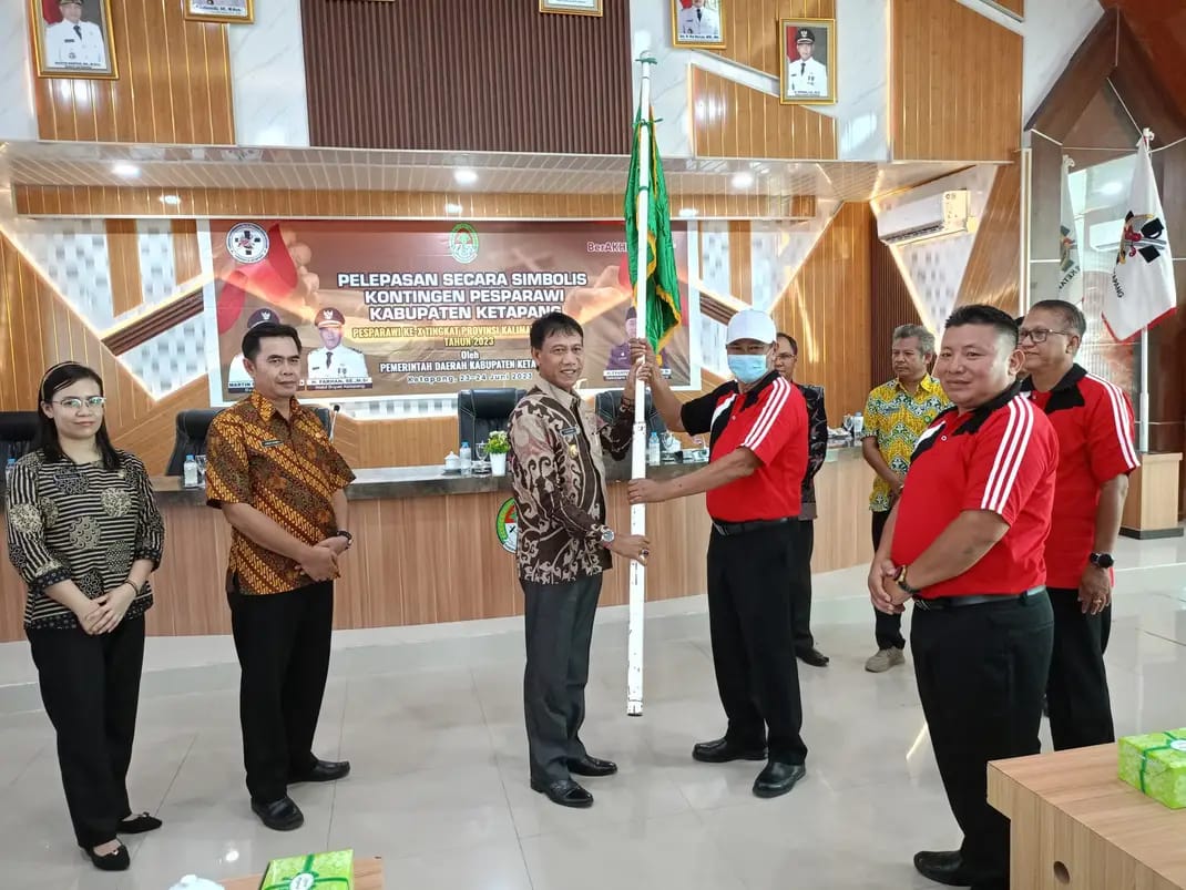 Wabup Ketapang Lepas 110 Peserta Pesparawi