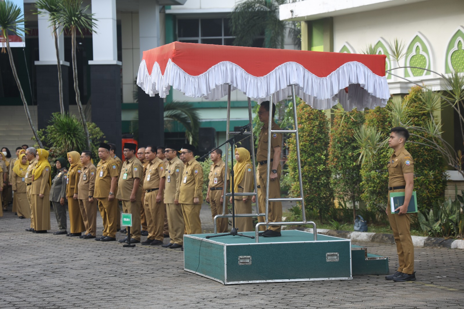 Wali Kota Pontianak Ajak ASN Teladani Kekompakan Pahlawan