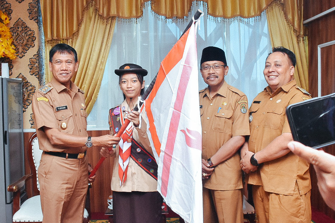 Wakil Bupati Ketapang Lepas Pelajar Mengikuti Jambore Dunia di Korea Selatan