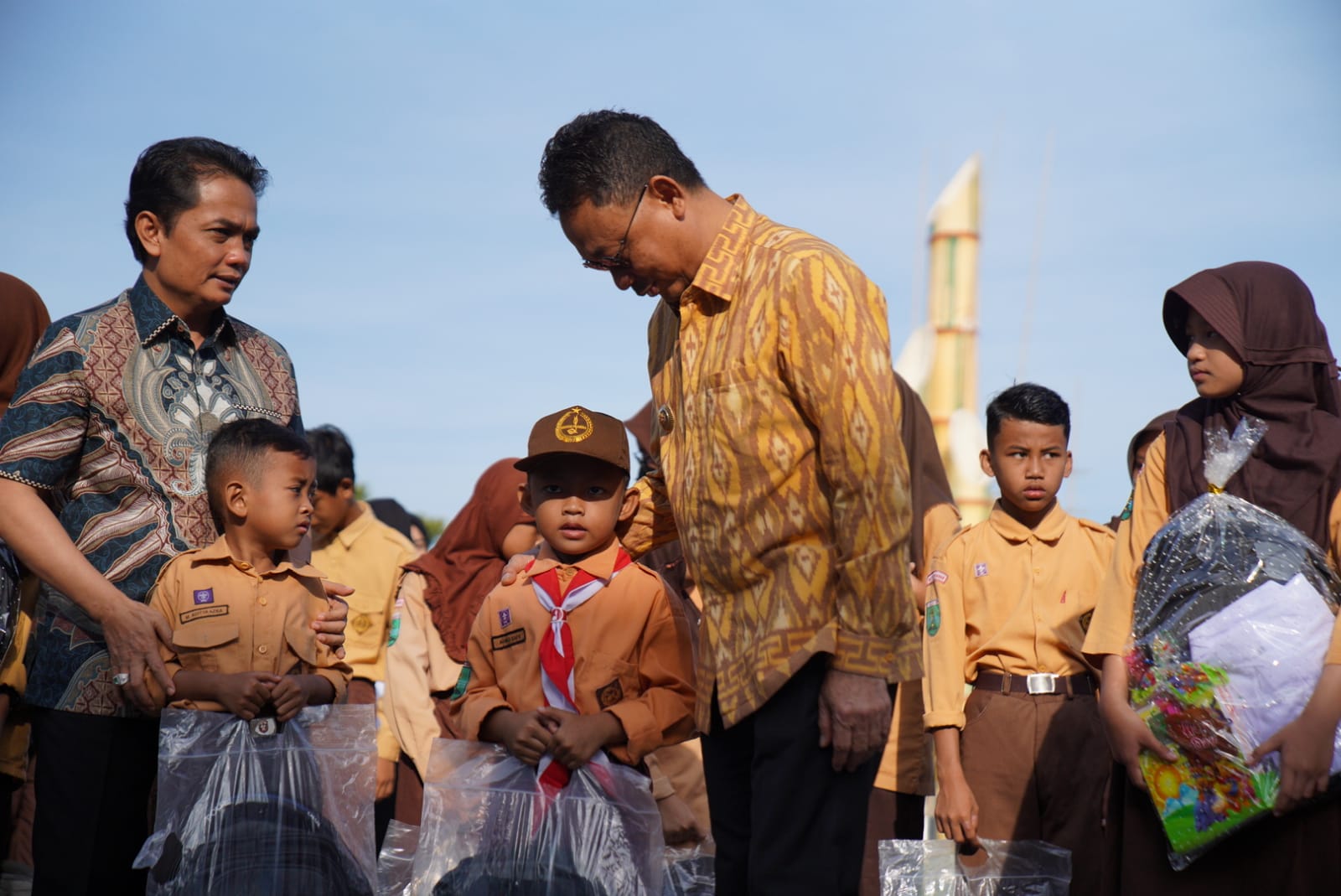 Edi Kamtono-Bahasan Apresiasi Program Like Sedekah Jumat dari Siswa Untuk Siswa