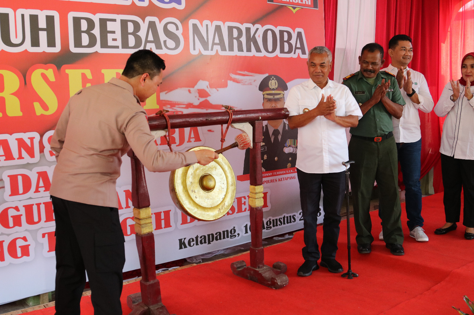 Bupati Ketapang Resmikan Kampung Tangguh Bebas Narkoba Berseri
