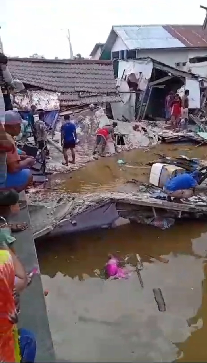 Sebuah Rumah Di Beting Ambruk, Penghuni Tertimbun