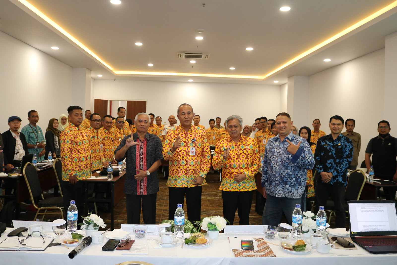 Buka Konsultasi Publik D3TLH dan RPPLH, Asisten Sekda Ketapang Meminta OPD Berkomitmen