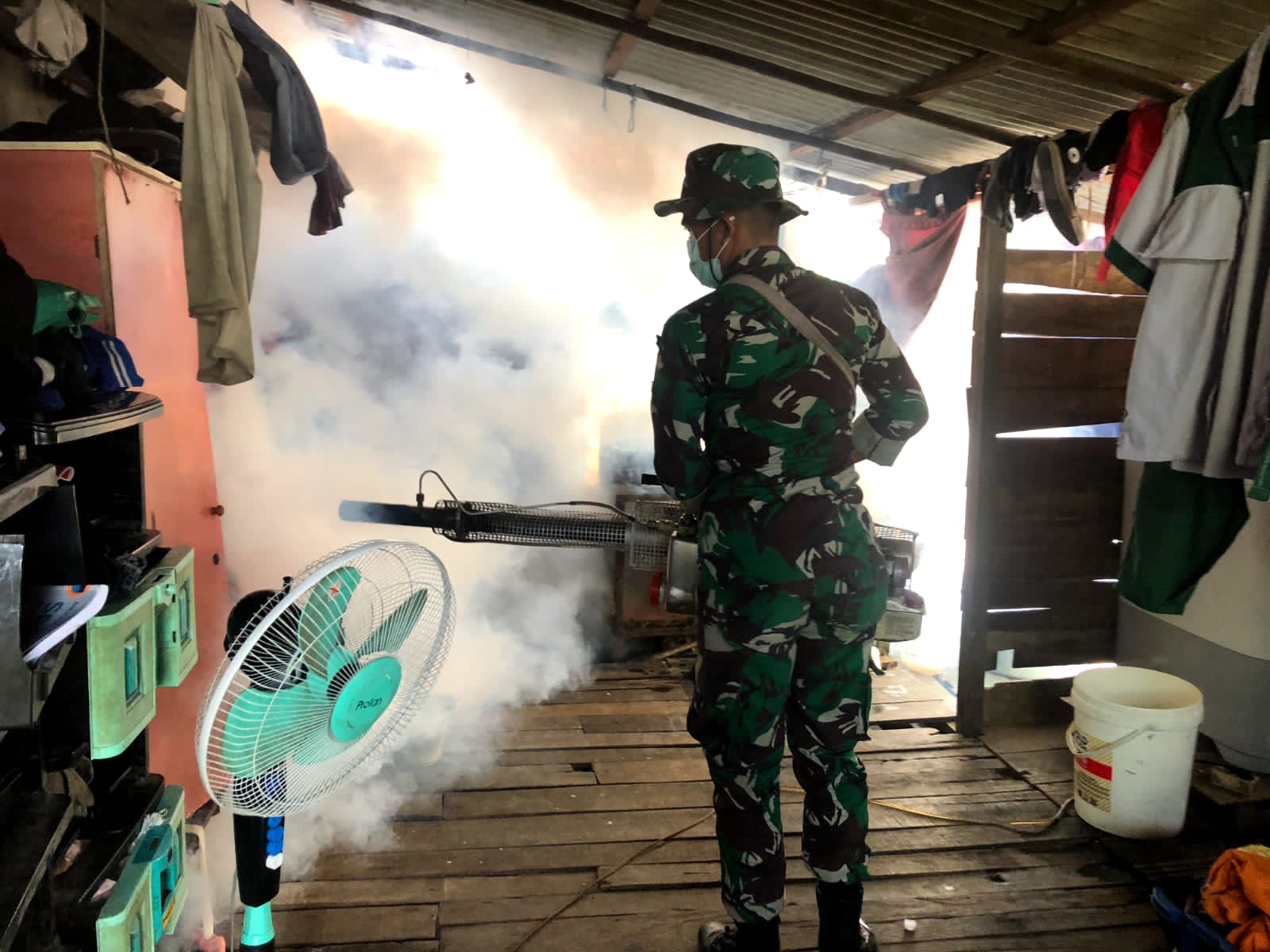 Yonkav 12 BC Laksanakan Fogging di Desa Jongkat