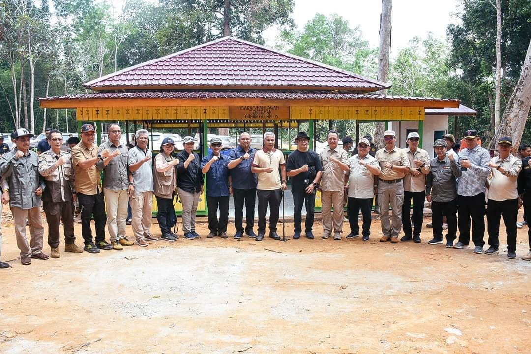 Bupati Ketapang Harap Tidak Hanya Makam Panglima Tentemak dan Uti Usman Saja Yang Dipugar