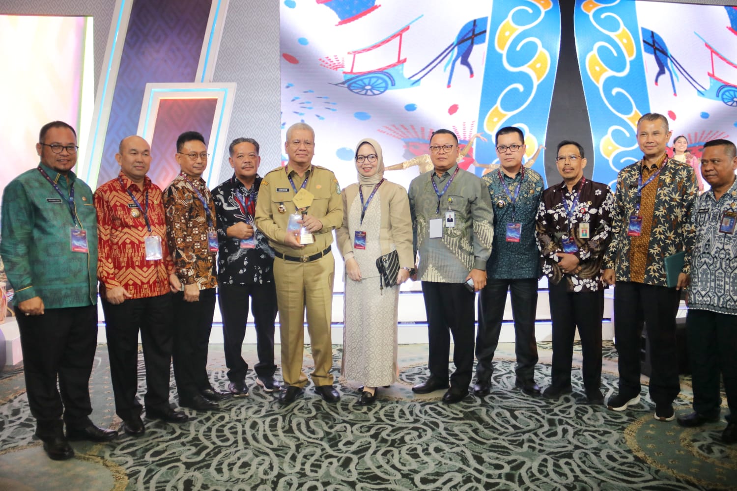 Kalbar Raih Penghargaan TP2DD Terbaik Se Kalimantan