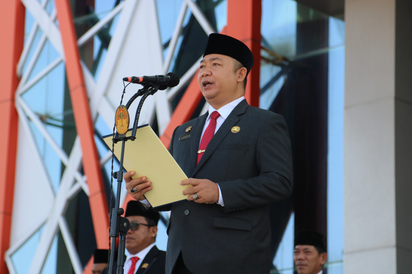 Sekda Ketapang AJak Masyarakat Tiru Semangat Pahlawan