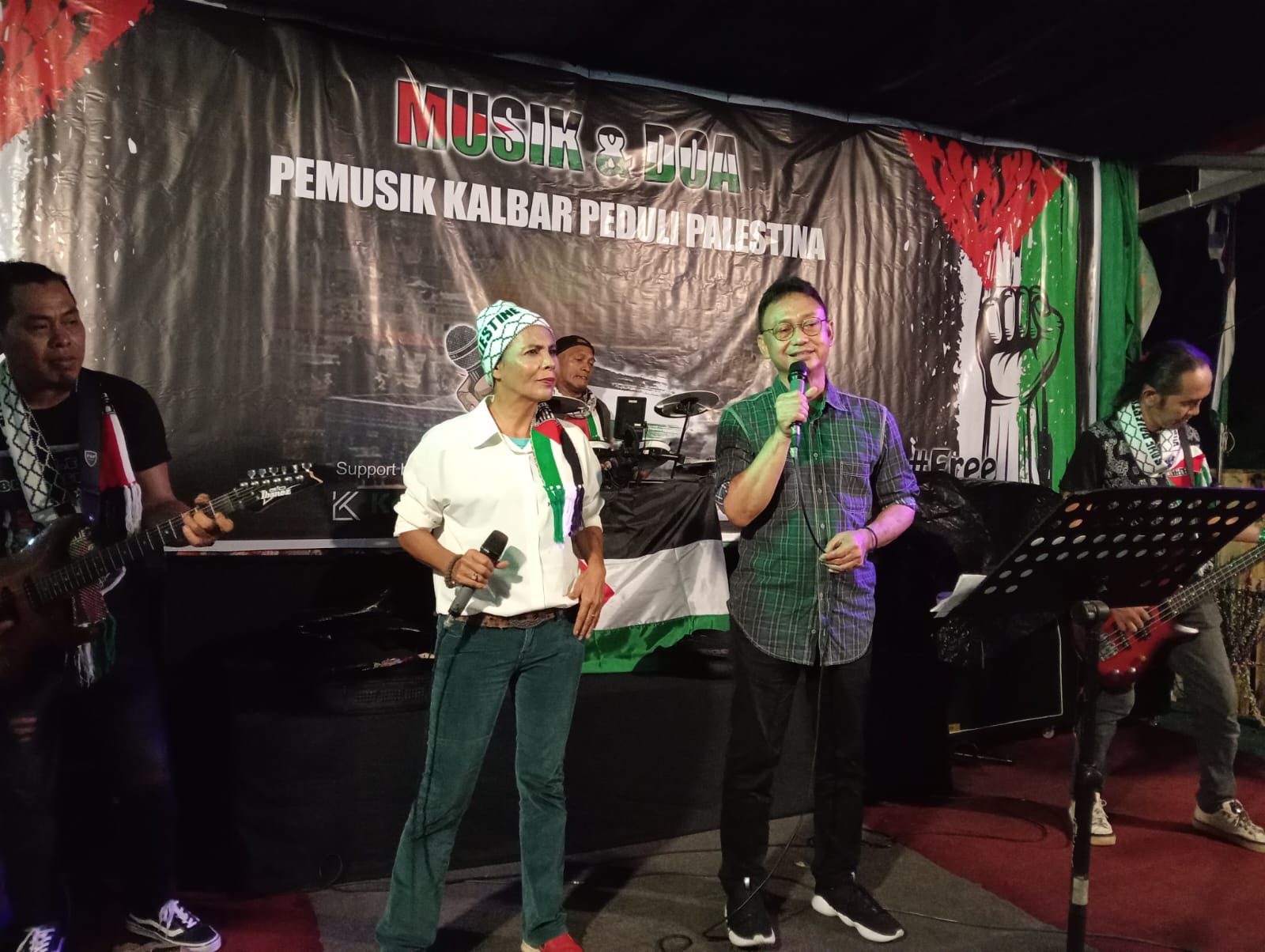 Kumpul Musisi Kalbar Peduli Palestina, Edi Kamtono Lantunkan "Separuh Nafas" dan " Ku Tak Bisa"