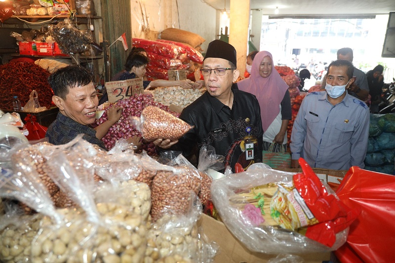 Mulyadi Pastikan Stok Pangan Cukup Jelang Tahun Baru Imlek