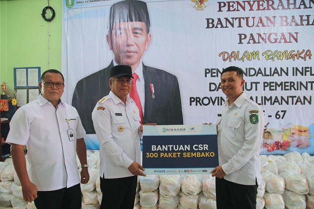 Tekan Inflasi, Harisson Bagi-bagi Sembako dan CSR Bank Kalbar di Singkawang