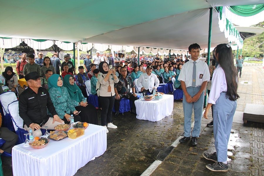 Giliran Pemuda Perbatasan Aruk Didatangi Horisson, "Pemuda Harus Semangat Gunakan Hak Pilih"