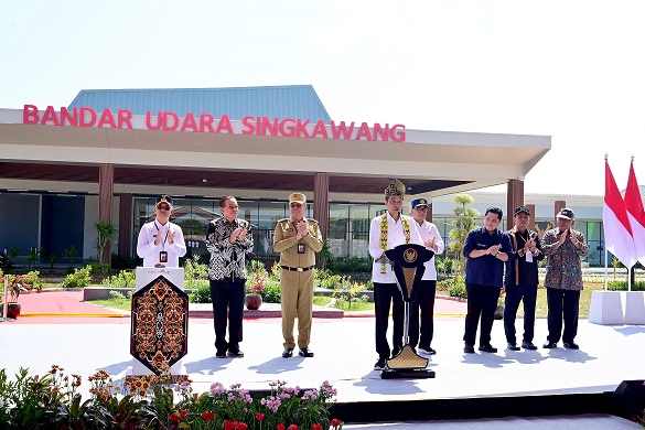 Jokowi Resmikan Bandara Singkawang, Apresiasi Partisipasi Pengusaha