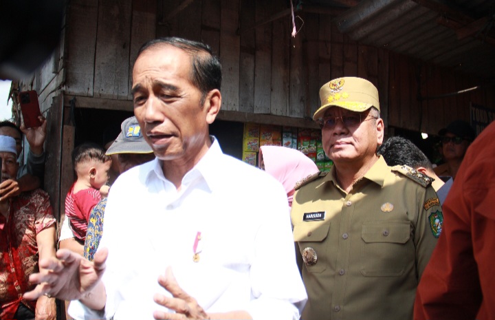 Pastikan Stabilitas Harga Pangan, Presiden Sambangi Pasar di Mempawah
