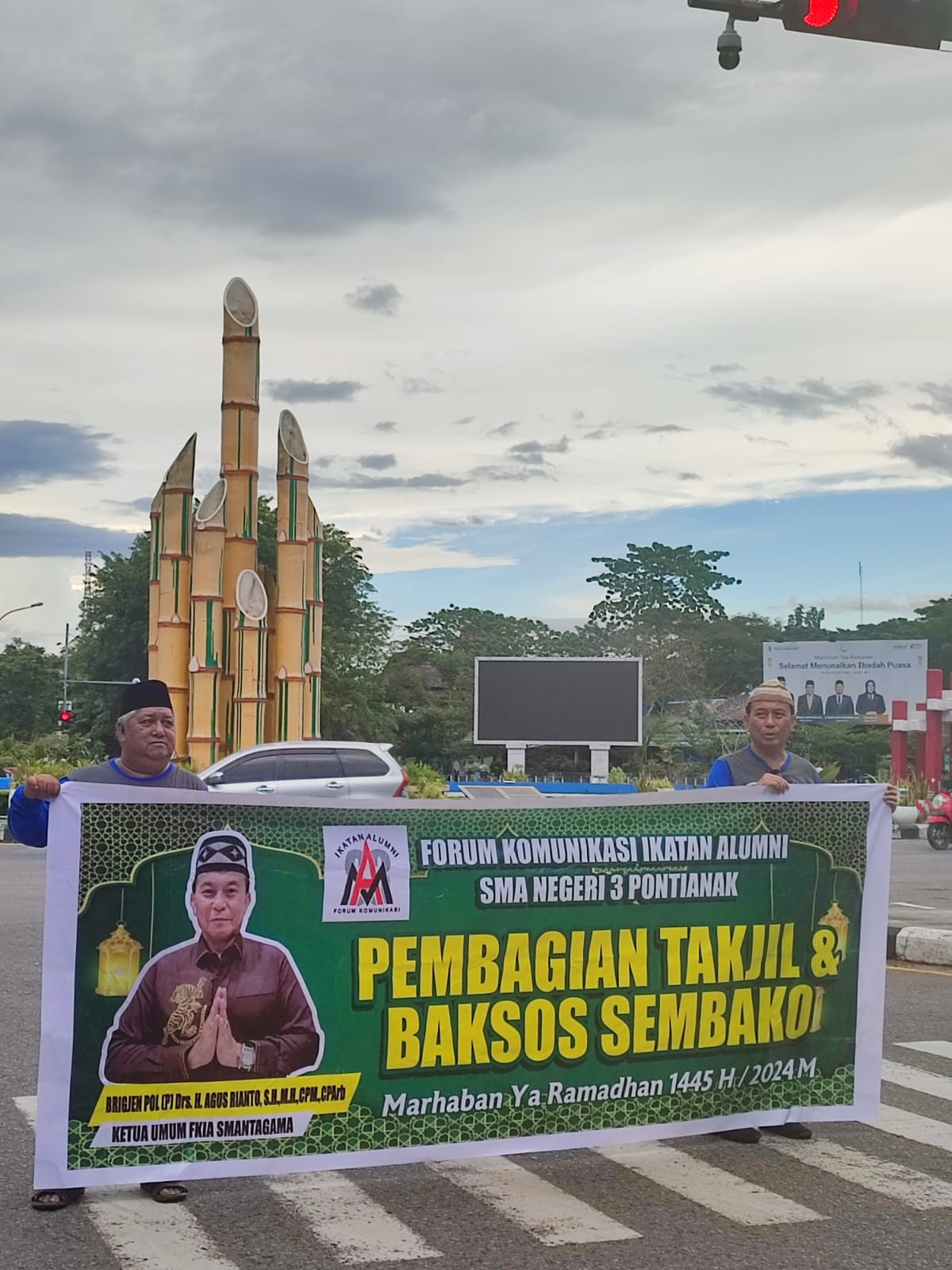 FKIA SMANTAGAMA Tebar 1000 Paket Takjil dan Sembako