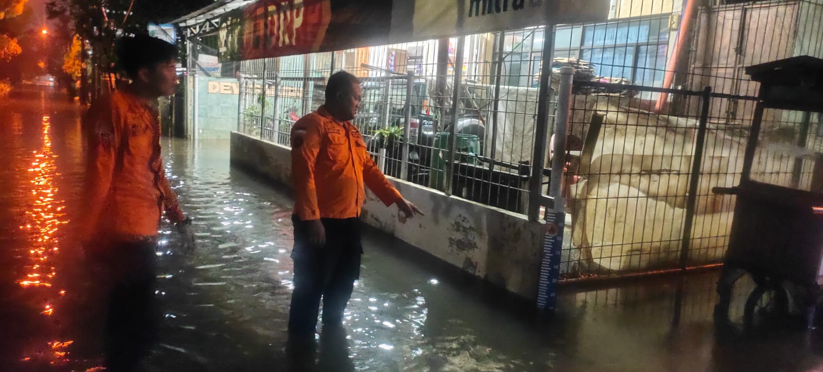 Banjir Rendam Rumah Warga yang Ditinggal Mudik, BPBD Terjunkan Personel  ⁣⁣