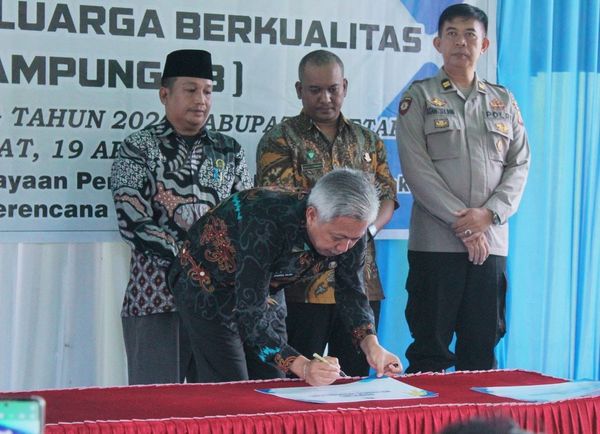 Asisten II Setda Buka Pencanangan Kampung Keluarga Berkualitas Pada Lokus Stunting Tahun 2024