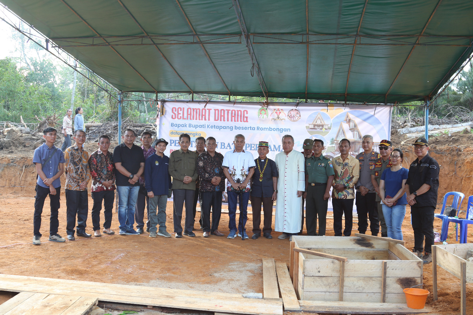 Bupati Ketapang Hadiri Peletakan Batu Pertama Pembangunan Gereja