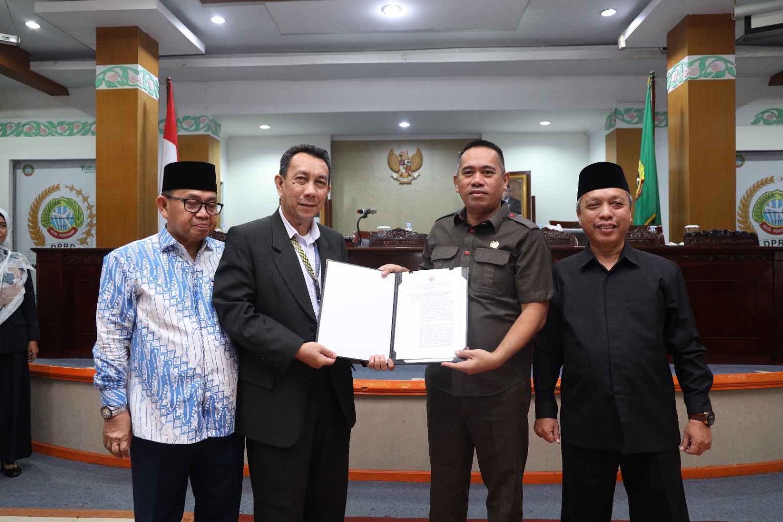 Serahkan Rekomendasi, DPRD Tanggapi LKPJ Wali Kota