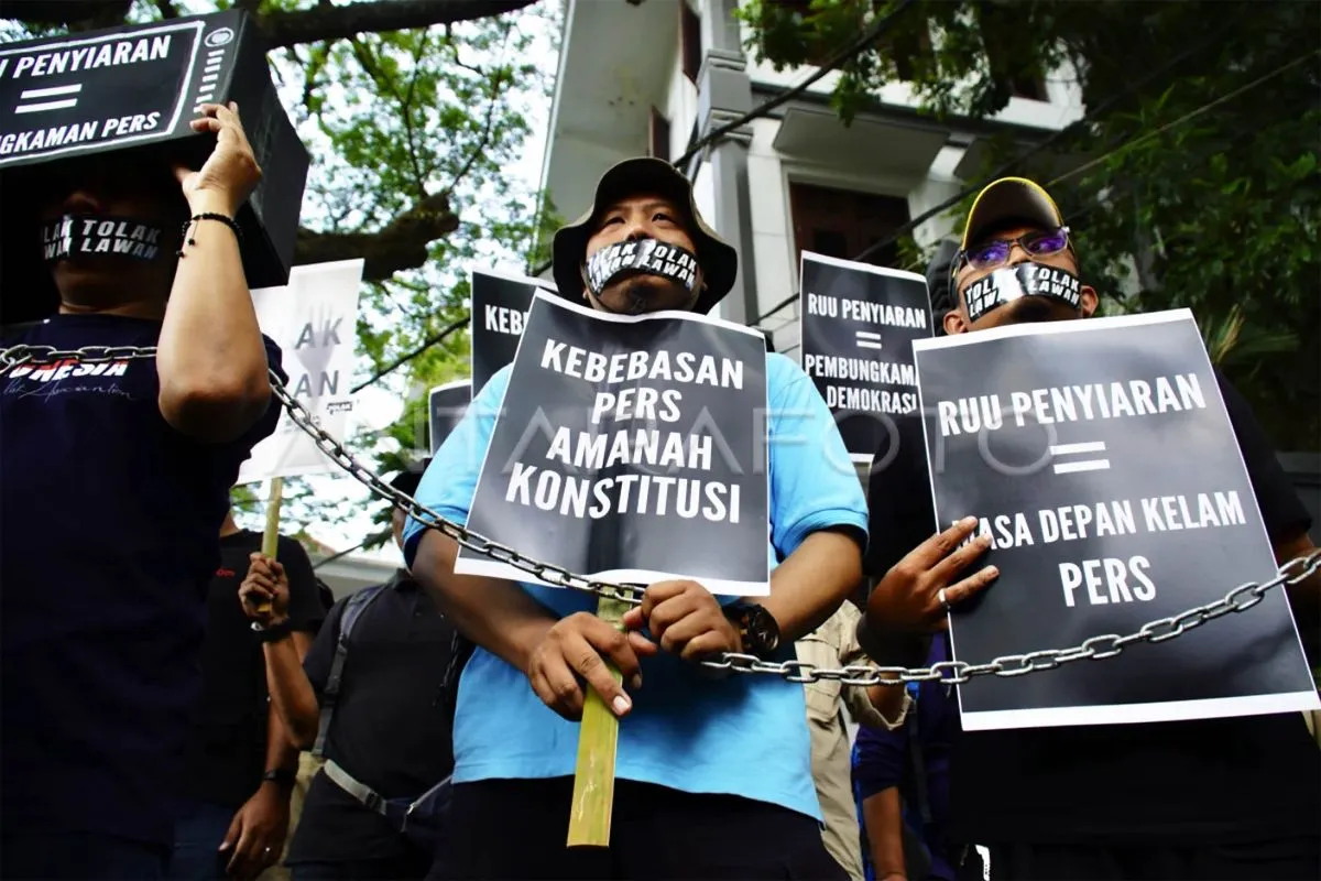 Tolak RUU Penyiaran, Jurnalis Malang Raya Gelar Aksi Damai