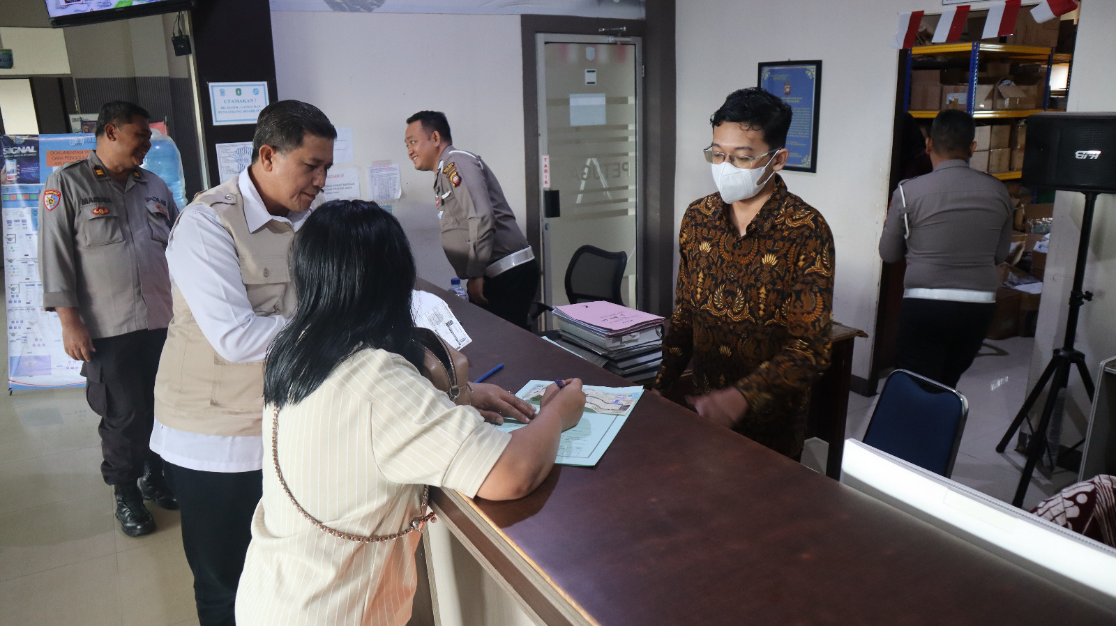 Pastikan Pelayanan Publik Bebas dari Pungli, Tim Saber Pungli Kalbar Kunjungi Polres Ketapang