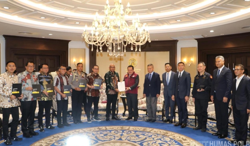 Polri Terima Penghargaan dari Perdana Menteri Thailand usai Ciduk Buronan Narkoba Nomor Satu di Negeri Gajah Putih