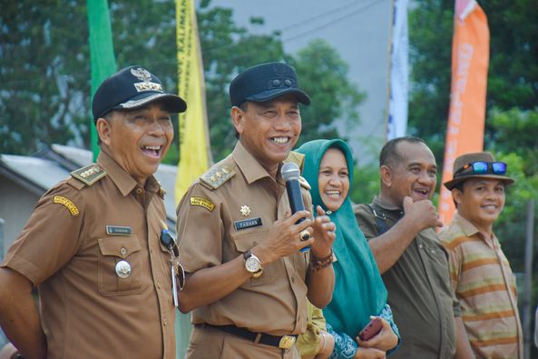 Tinjau Latihan Tari Kolosal MTQ di Tayap, Wabup : Ini Sejarah Untuk Para Penari Kolosal