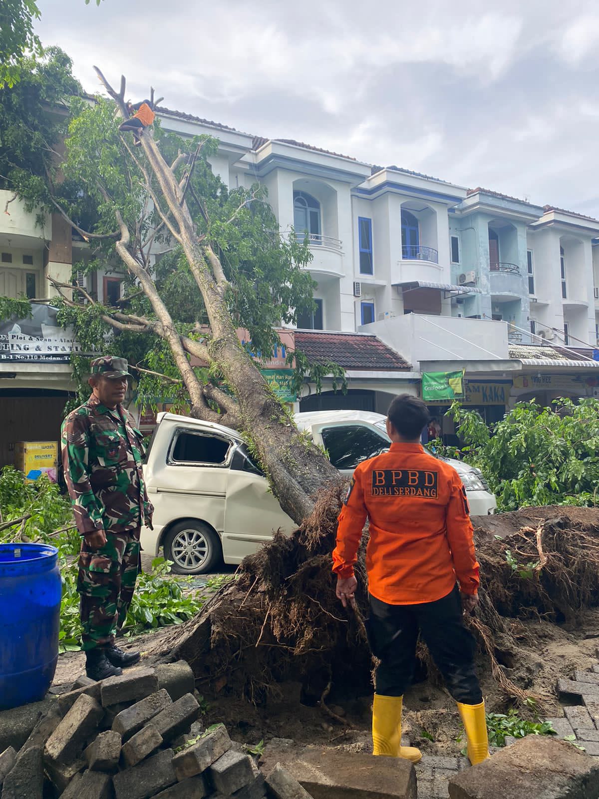 2 Korban Jiwa, 1 Luka Berat Akibat Angin Puting Beliung Terjang Deli Serdang