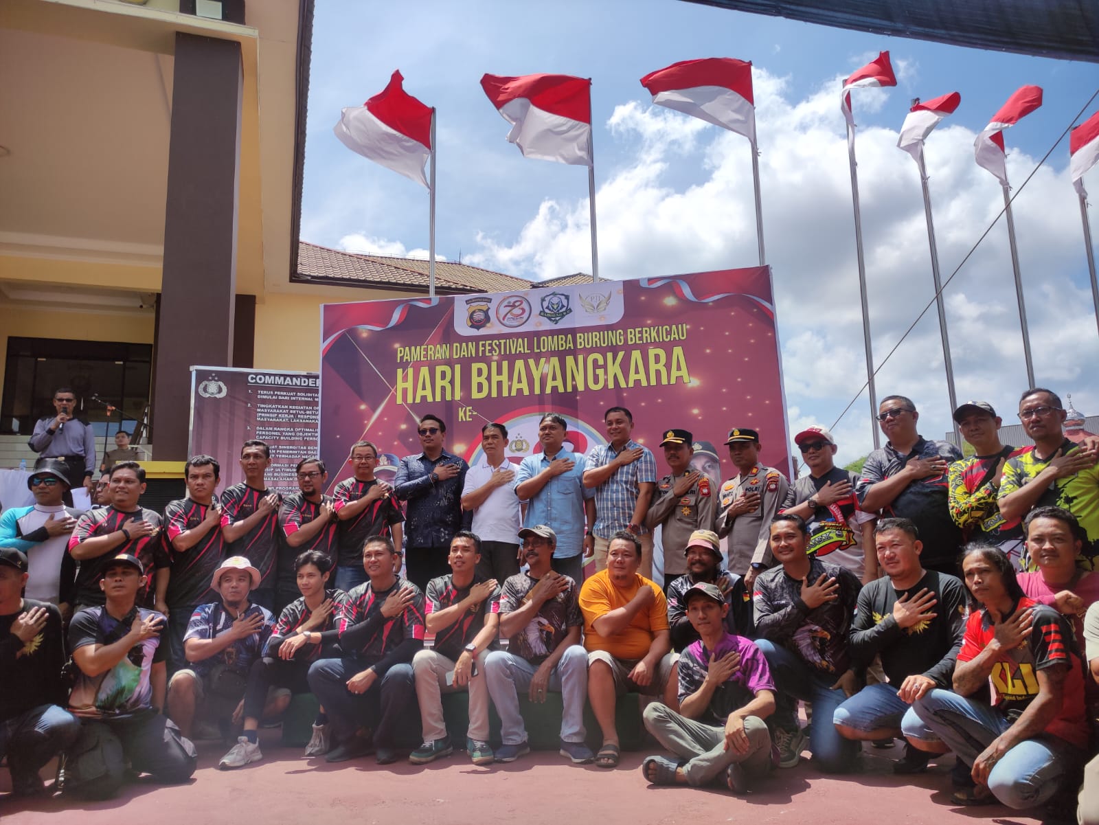 Wakapolreas Sanggau Buka Festival Lomba Burung Berkicau HUT Bhayangkara ke-78