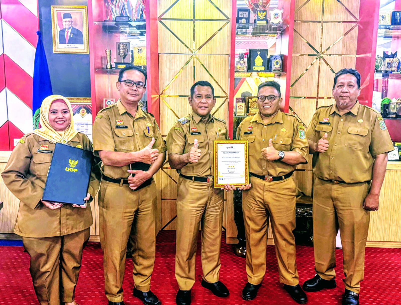UKPBJ Pemkab Sanggau Terima Penghargaan Dari LKPP RI