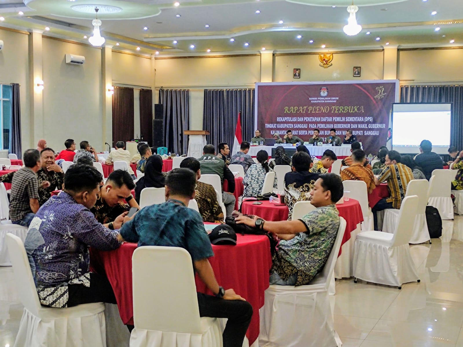 KPU Sanggau Gelar Rapat Pleno Terbuka Rekapitulasi DPS Tingat Kabupaten Sanggau Pilkada 2024