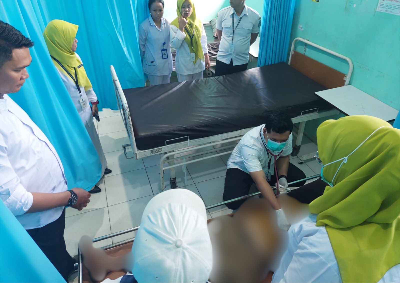 WA Ditemukan Meninggal Usai Ngopi dan Bermain Ponsel di Warkop
