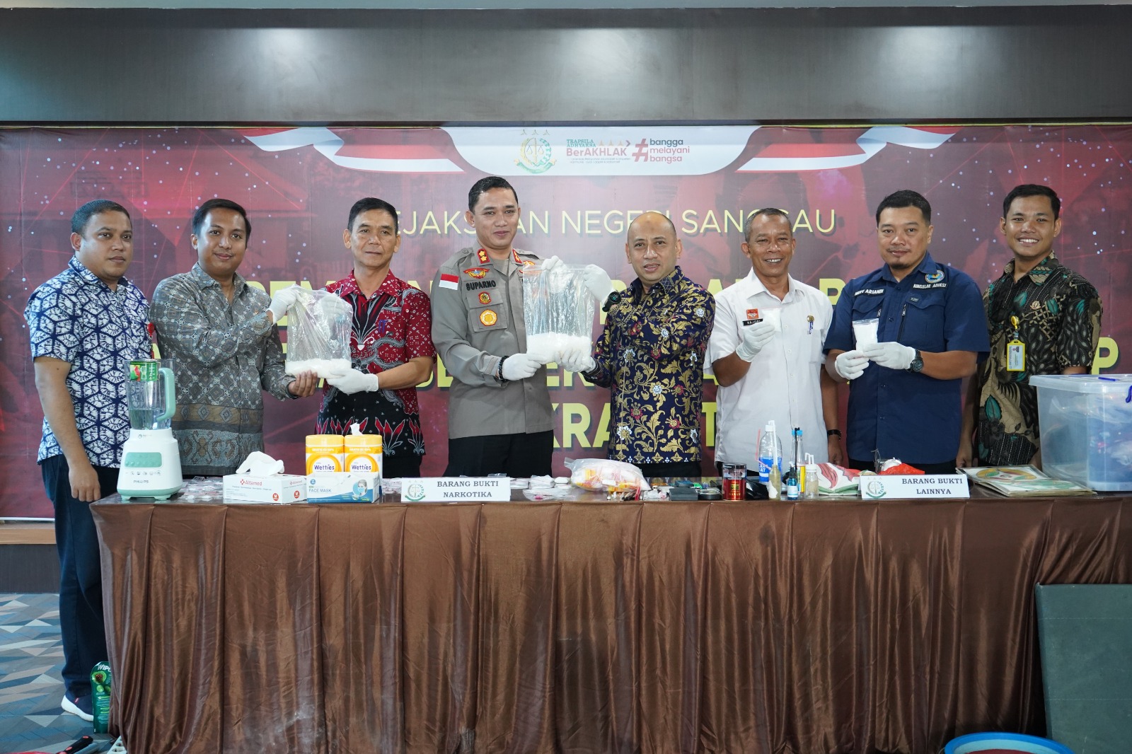 Kejari Sanggau Musnahkan Barang Bukti Berkekuatan Hukum Tetap