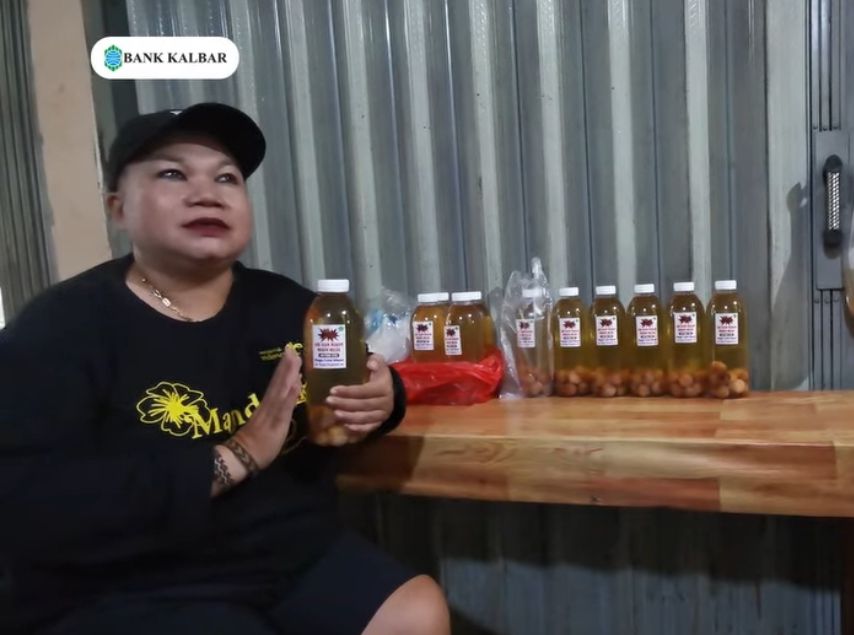 Bank Kalbar Dukung Pengembangan Usaha Lokal, Manisan "Meram Melek" Jadi Produk Andalan Sintang