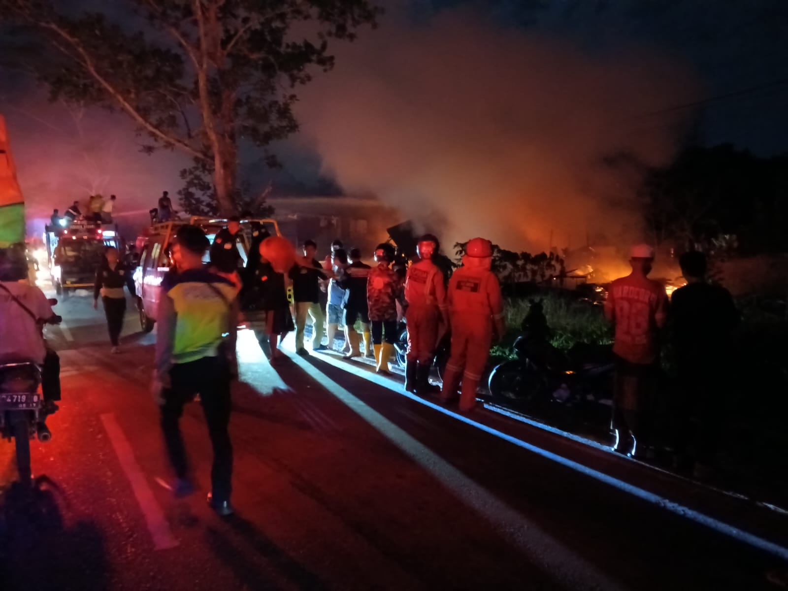 Kebakaran Hanguskan Bengkel dan Satu Unit Mobil