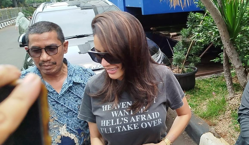 Nikita Mirzani Laporkan Pengacara "Kura-kura Ninja"