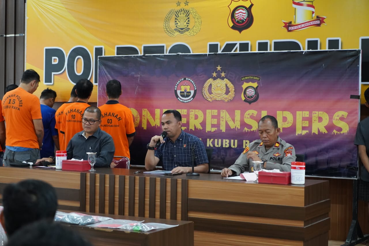 Polres Kubu Raya Tangkap Pelaku Penyelundupan Delapan Pekerja Migran Ilegal ke Malaysia