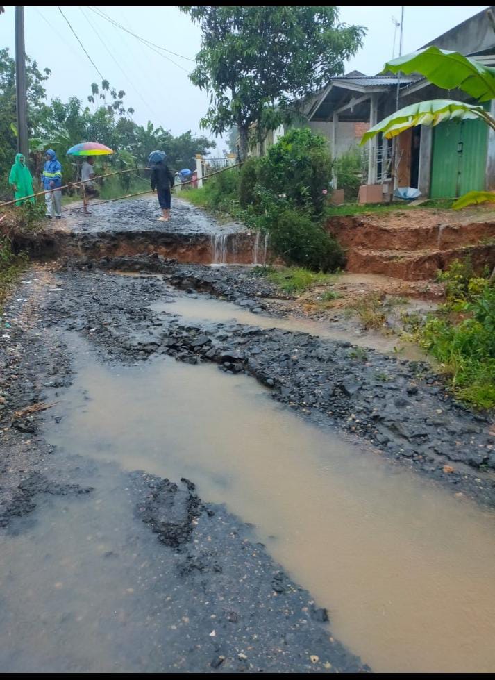Cuaca Ekstrem Picu Banjir, Longsor, dan Pergerakan Tanah