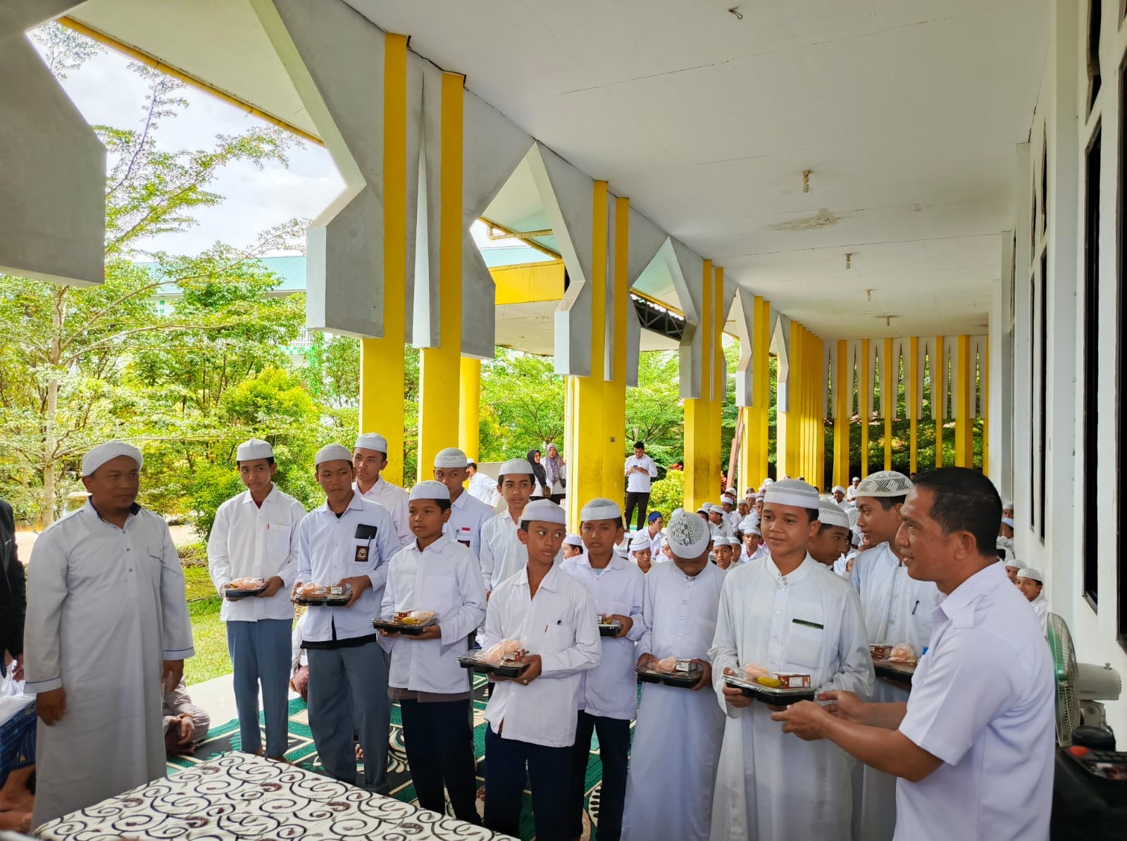 Dukung Program Makan Siang Bergizi, Sekda KKR: Entaskan Stunting dan Gerakkan Perekonomian