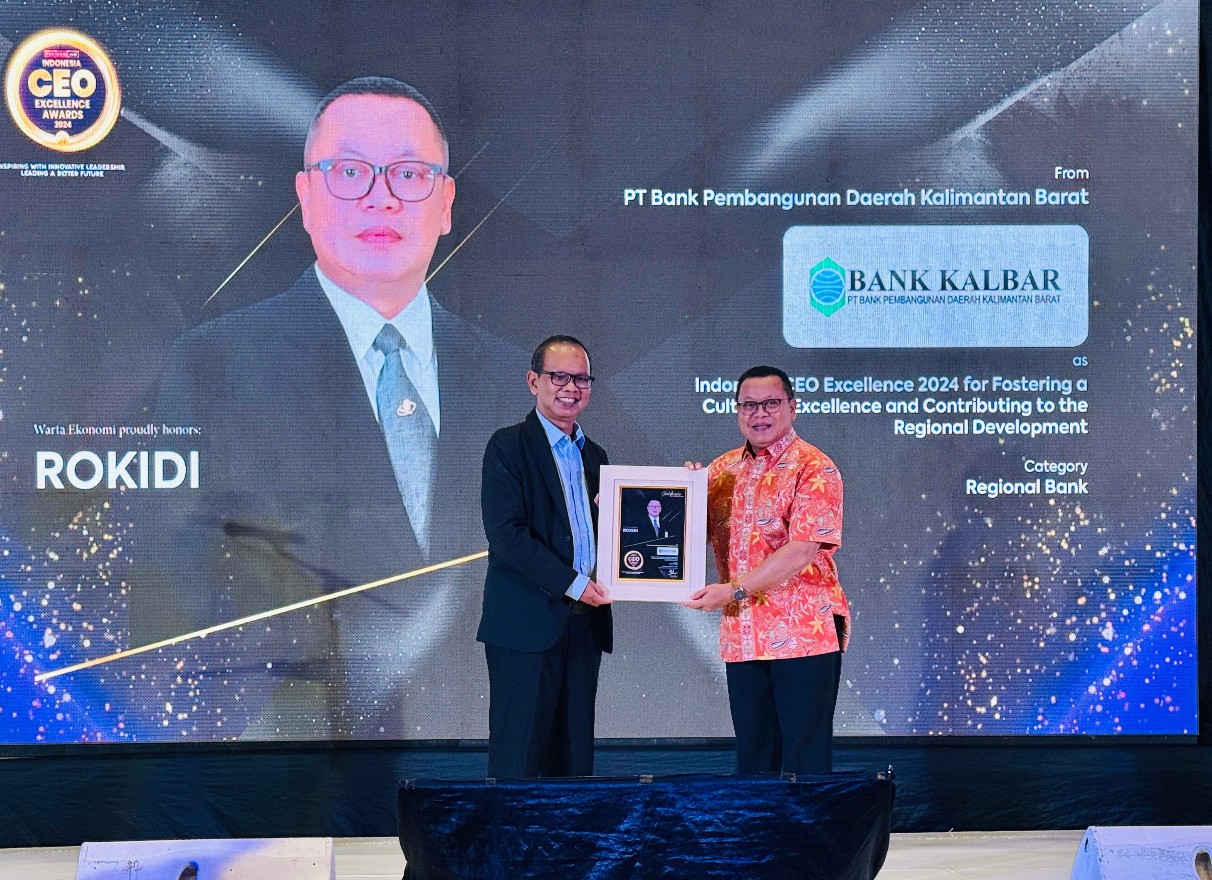 Dirut Bank Kalbar Terima Penghargaan Indonesia CEO Excellence Award 2024