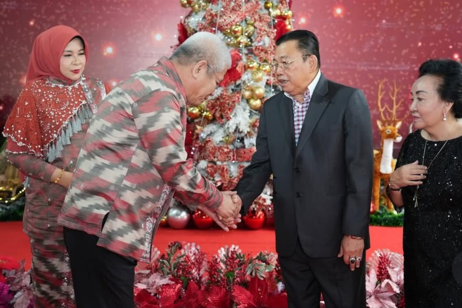Penjabat Gubernur Kalbar Bersilaturahmi ke Kediaman Cornelis pada Perayaan Natal 2024